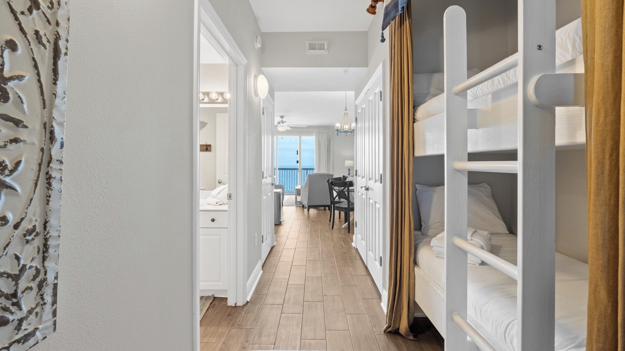 Photo of Bedroom in Miramar Beach