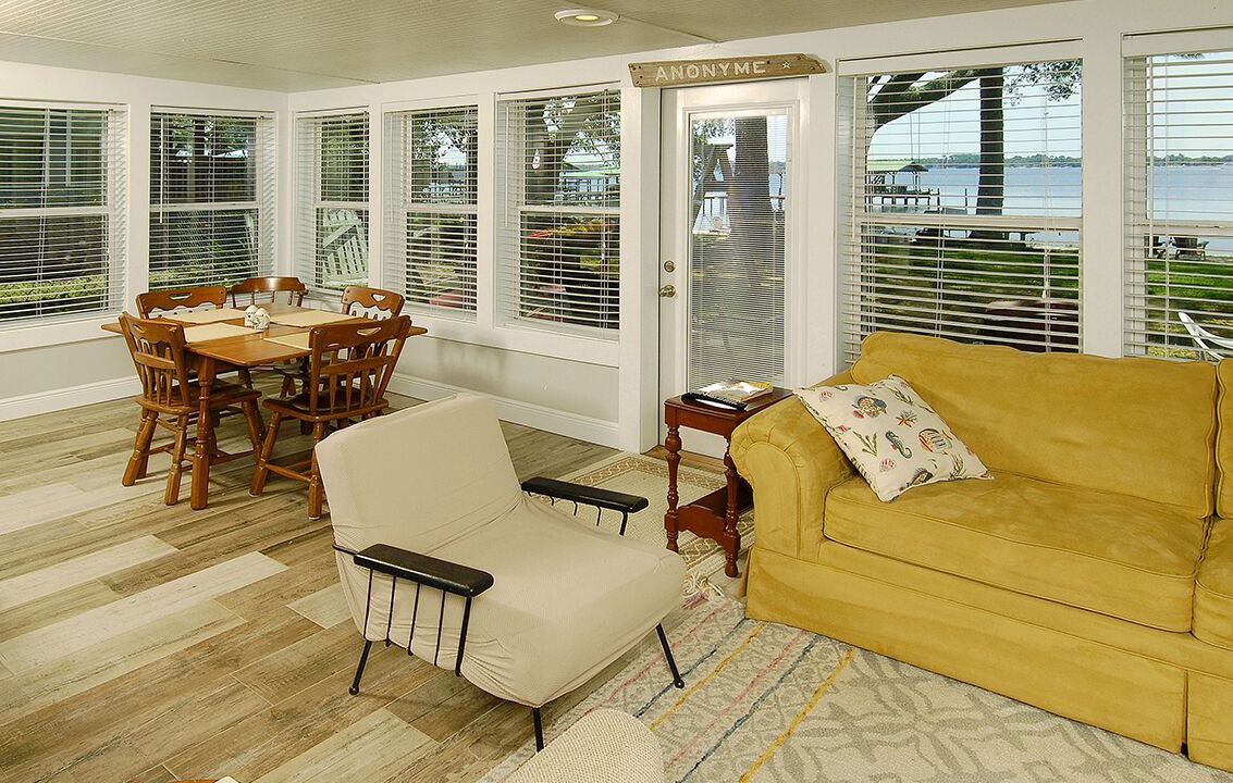 Photo of Livingroom in Lillian