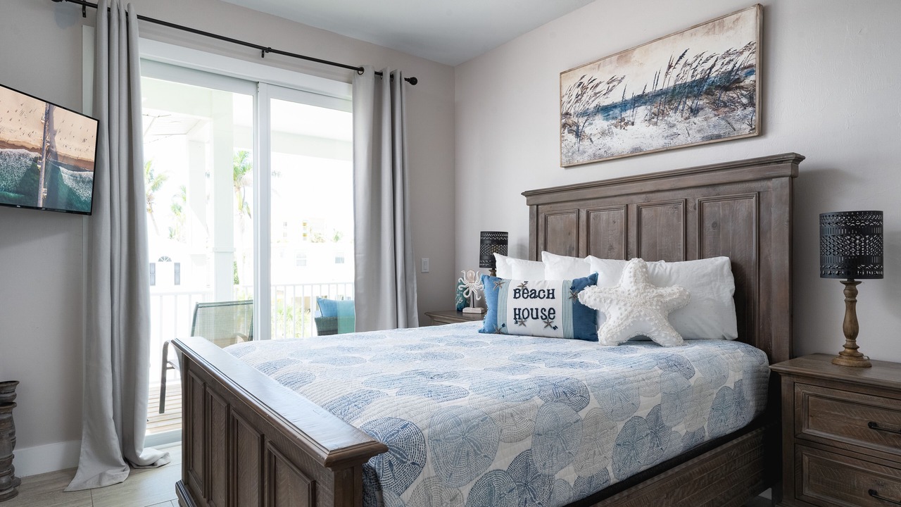 Photo of Bedroom in Mid Island
