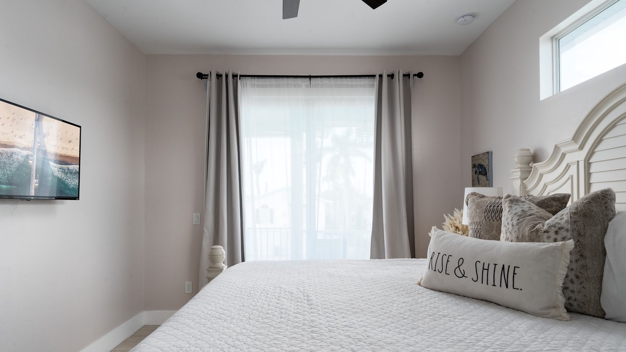 Photo of Bedroom in Mid Island