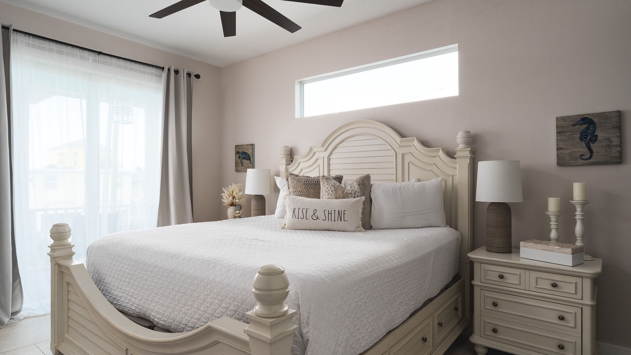 Photo of Bedroom in Mid Island
