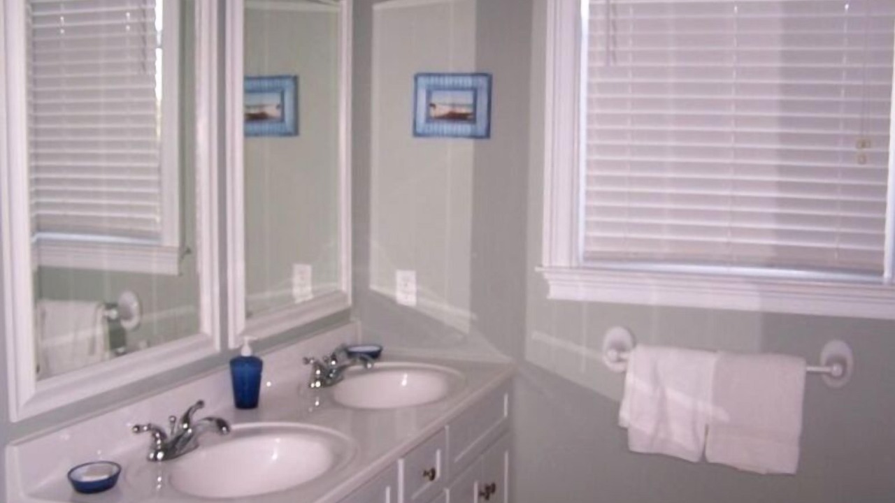 Photo of Bathroom in Gulf Trace