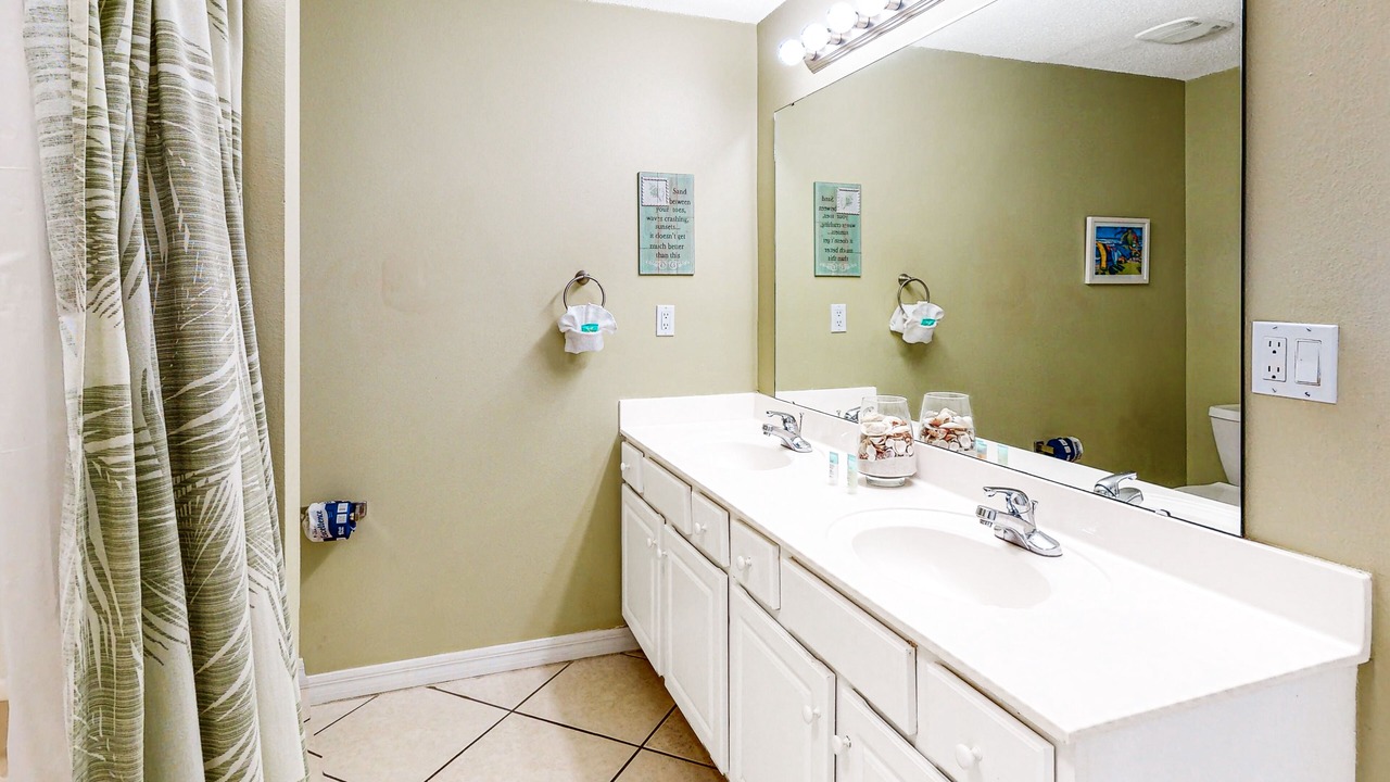 Photo of Bathroom in Navarre Beach