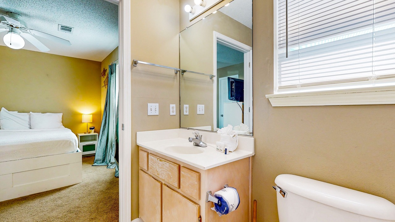 Photo of Bathroom in Navarre Beach