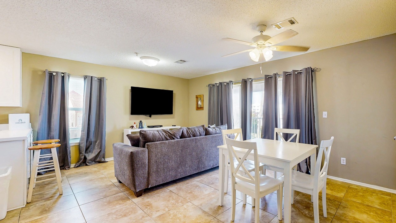 Photo of Livingroom in Navarre Beach