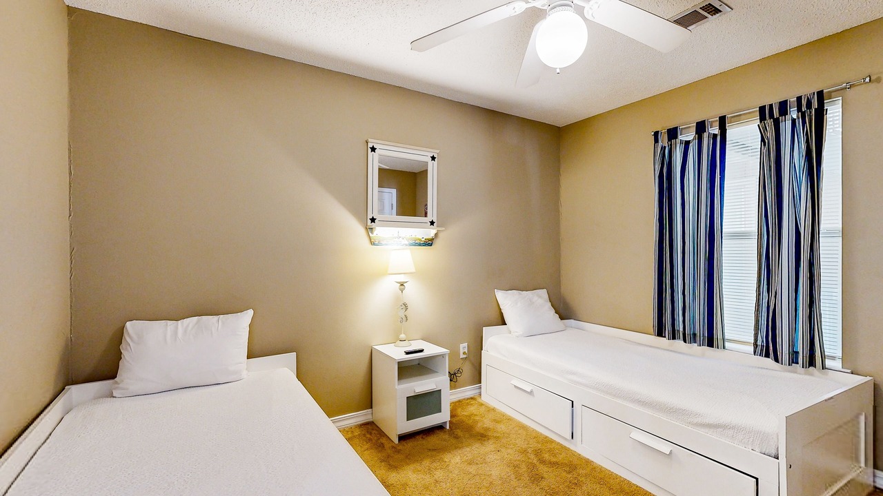Photo of Bedroom in Navarre Beach