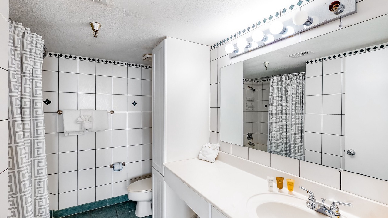 Photo of Bathroom in Navarre Beach