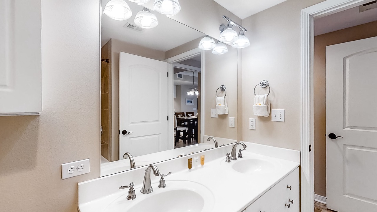 Photo of Bathroom in Navarre Beach