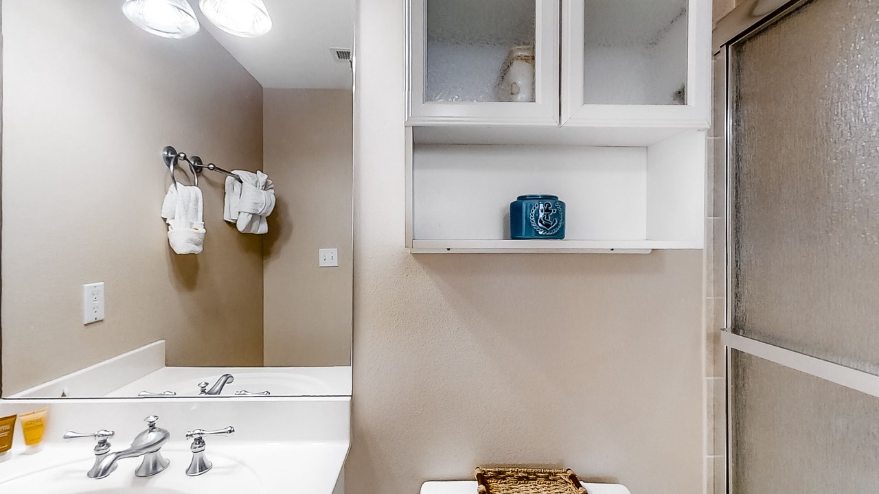 Photo of Bathroom in Navarre Beach