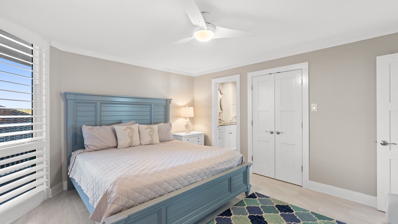 Photo of Bedroom in Crescent Beach