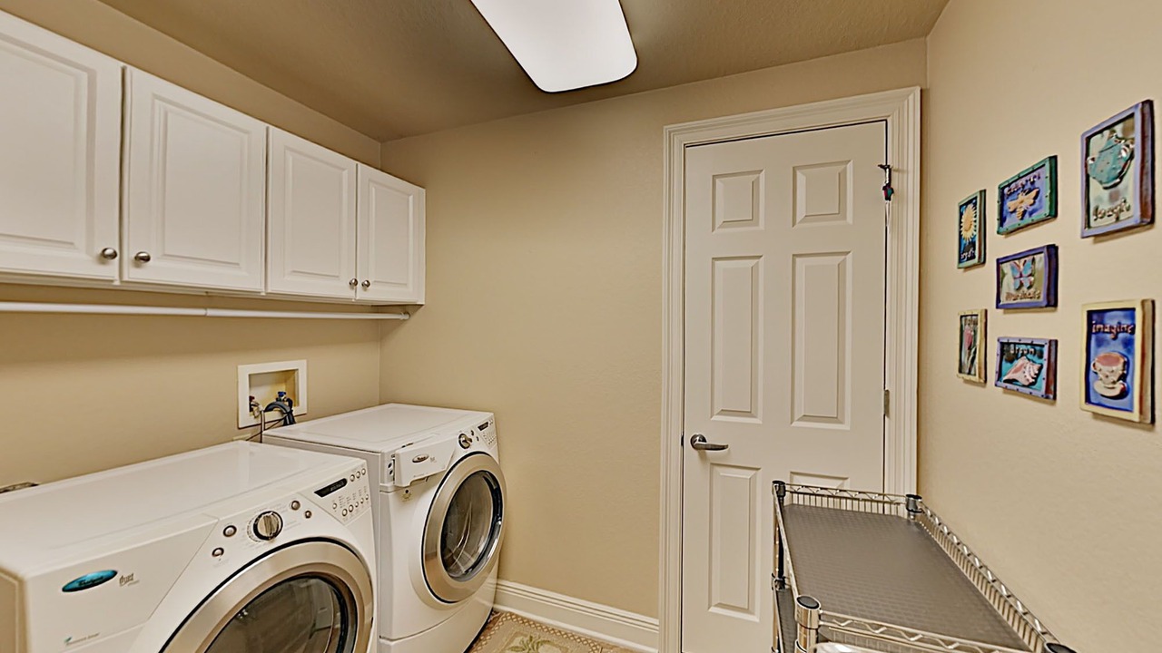 Photo of Bedroom in Crystal Beach