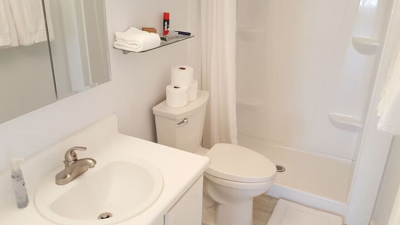 Photo of Bathroom in Navarre Beach