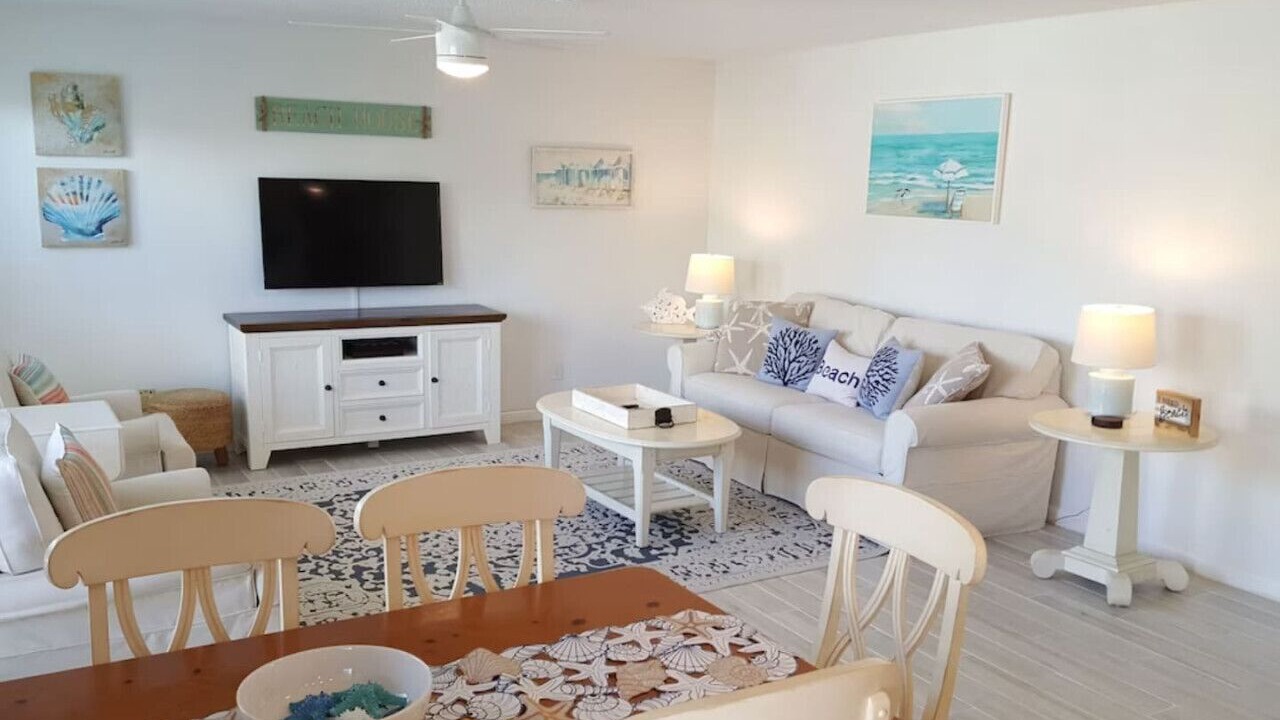Photo of Livingroom in Navarre Beach