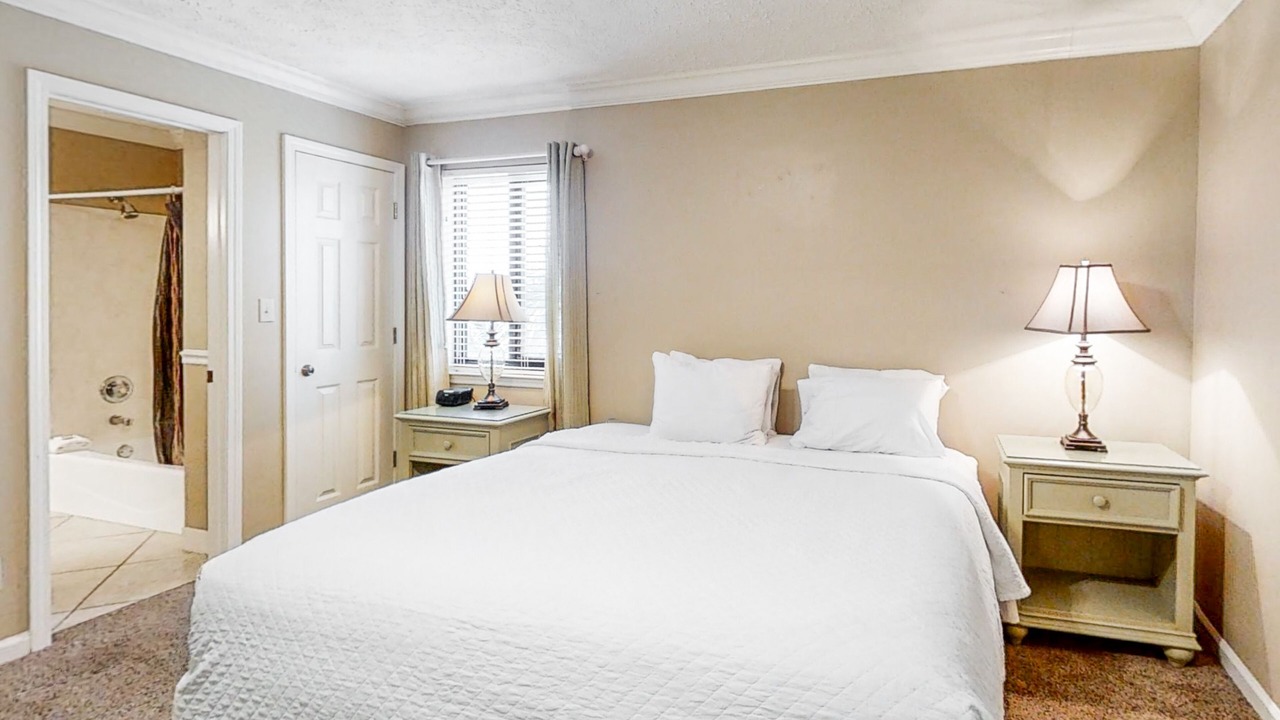 Photo of Bedroom in Crystal Beach