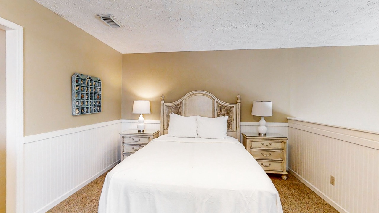 Photo of Bedroom in Crystal Beach