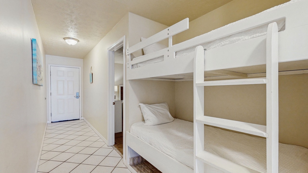 Photo of Bedroom in Crystal Beach