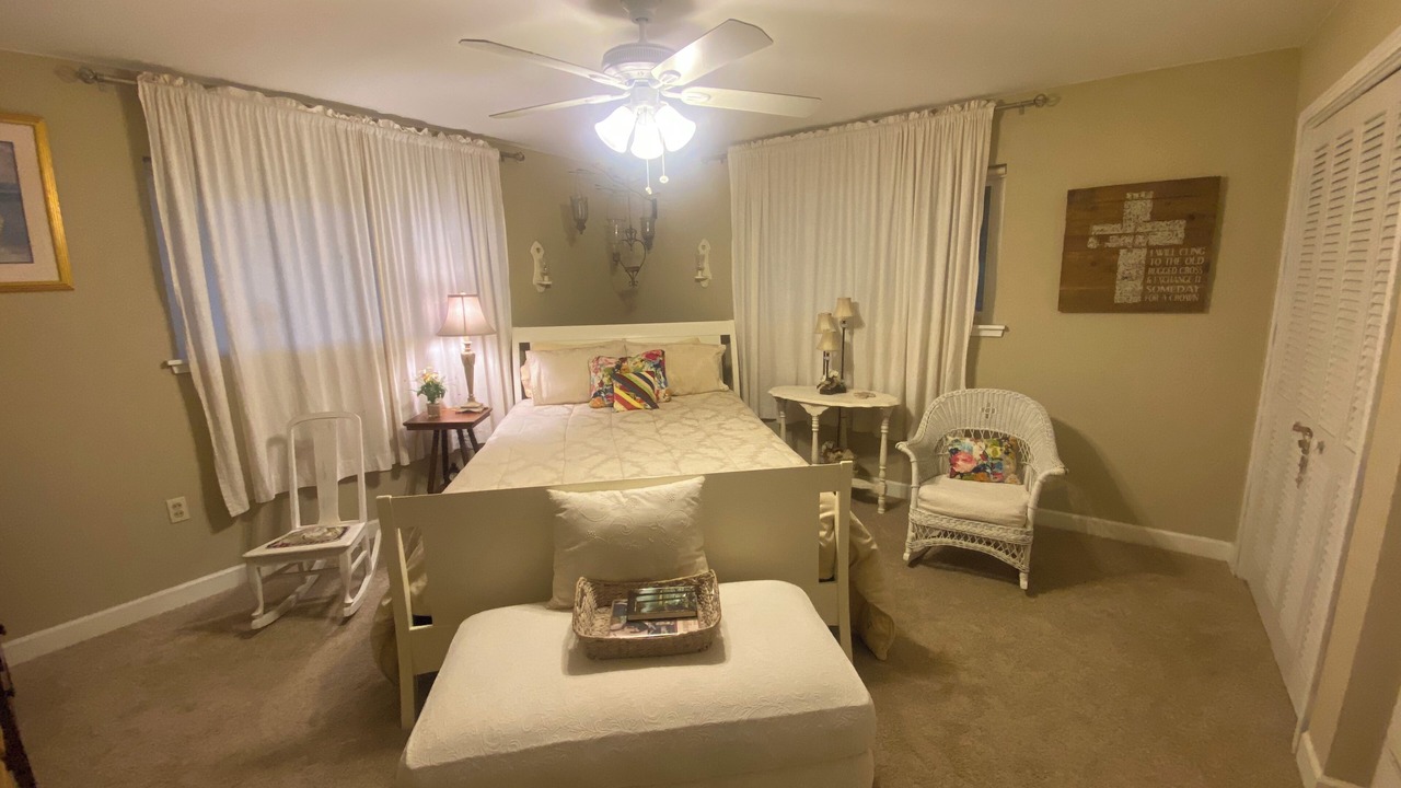 Photo of Bedroom in Clinton