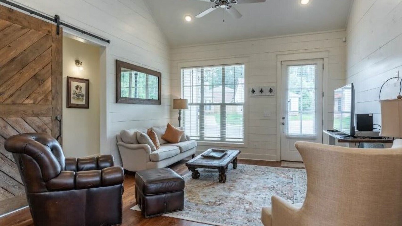 Photo of Livingroom in Starkville