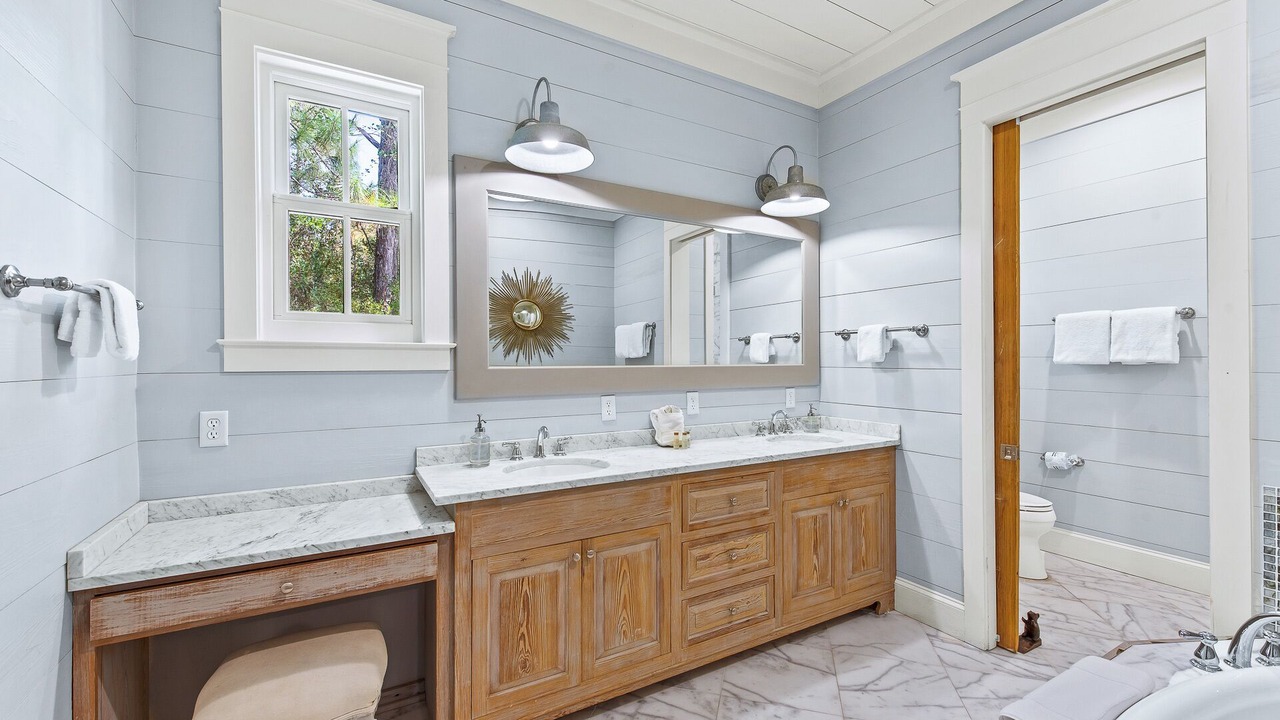 Photo of Bathroom in Forest District