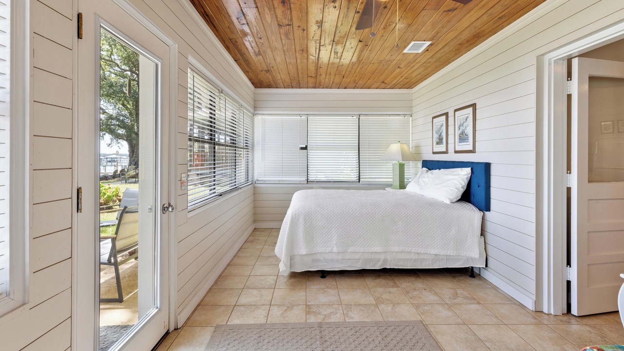 Photo of Bedroom in Lillian