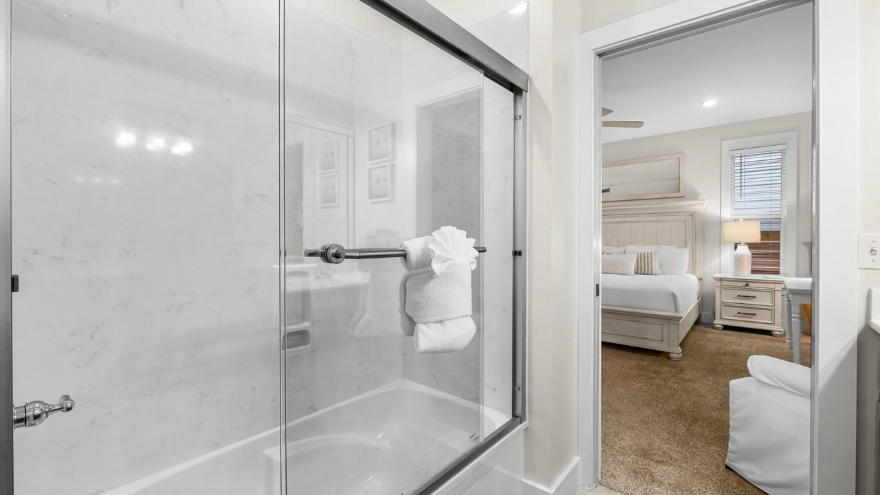 Photo of Bathroom in White's Gulfview