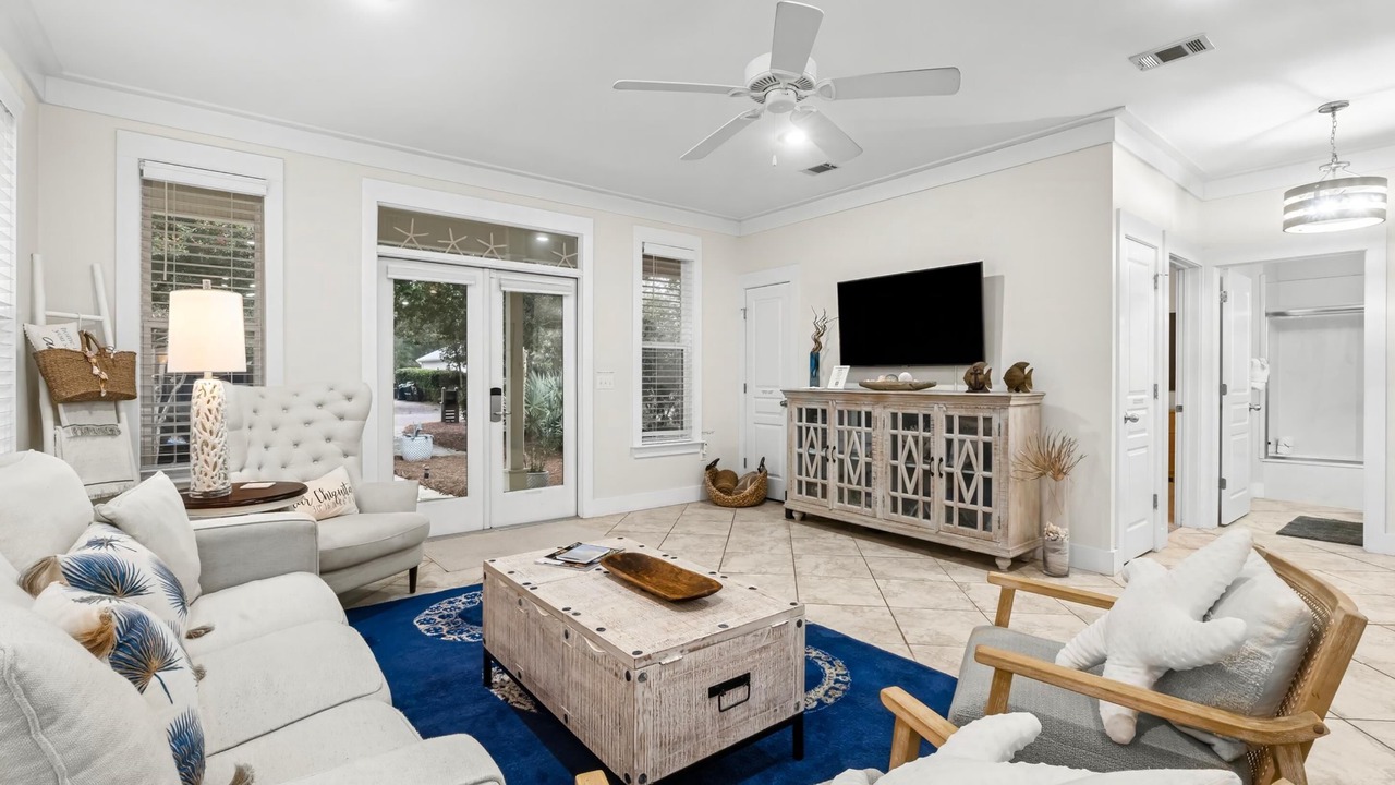 Photo of Livingroom in White's Gulfview