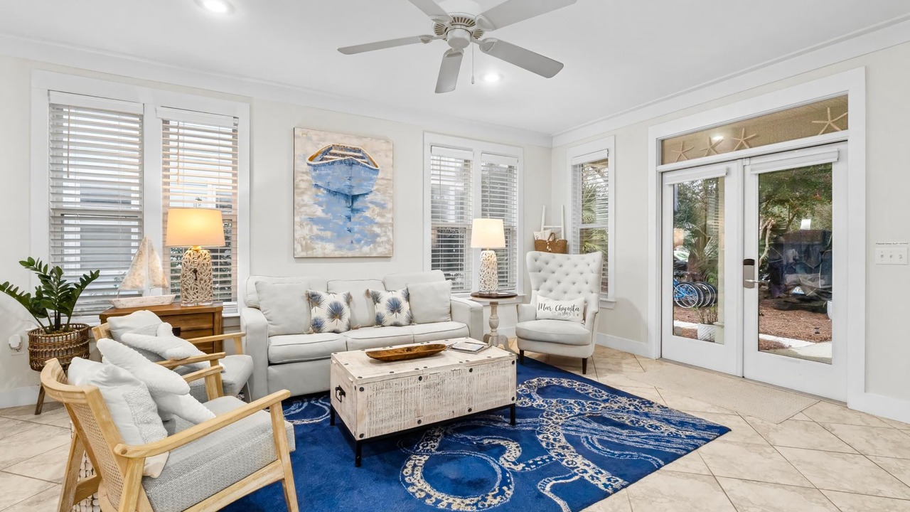 Photo of Livingroom in White's Gulfview