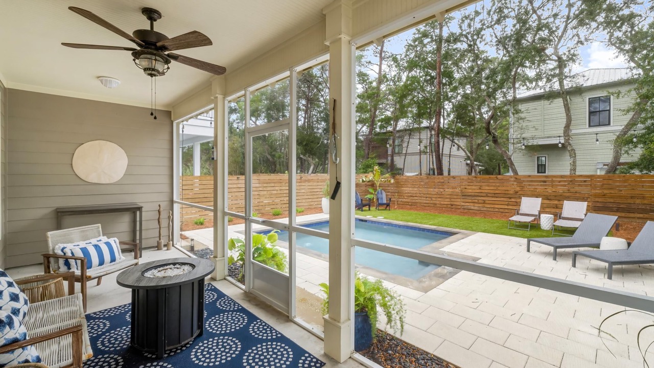 Photo of Outdoor in White's Gulfview