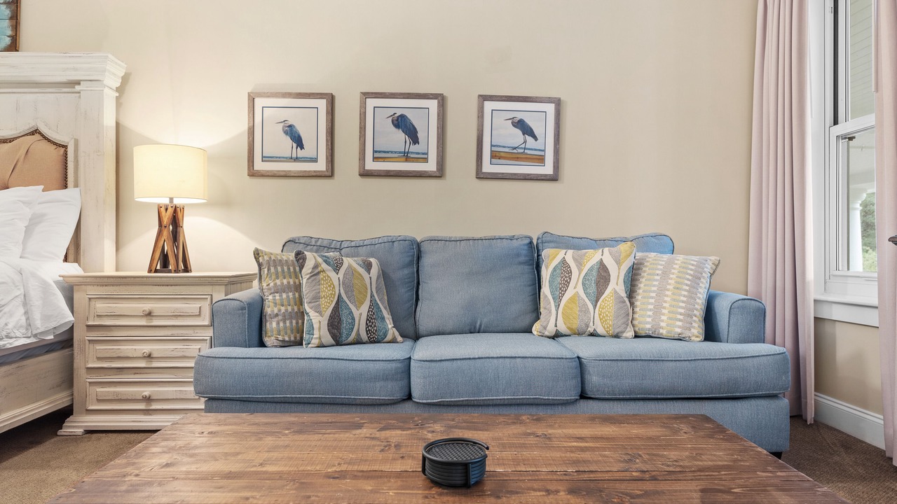 Photo of Livingroom in Baytowne Wharf