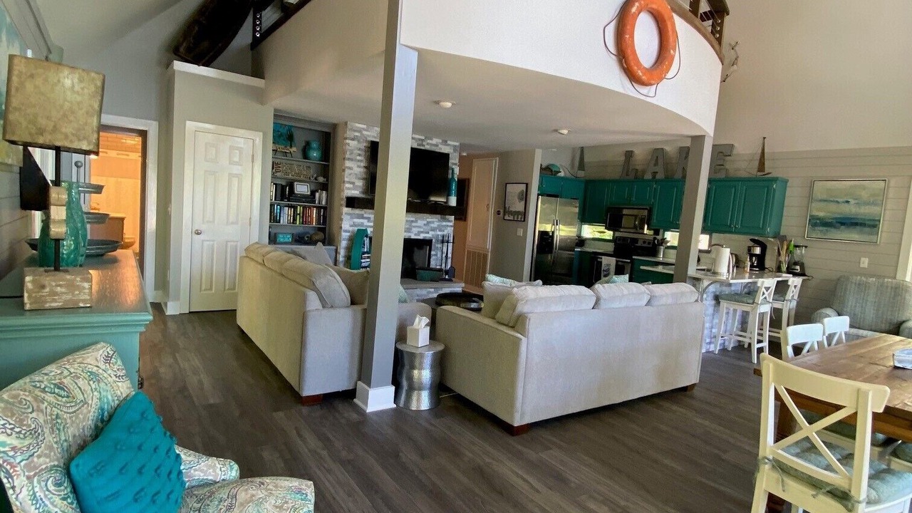 Photo of Livingroom in The Woods of Longleaf