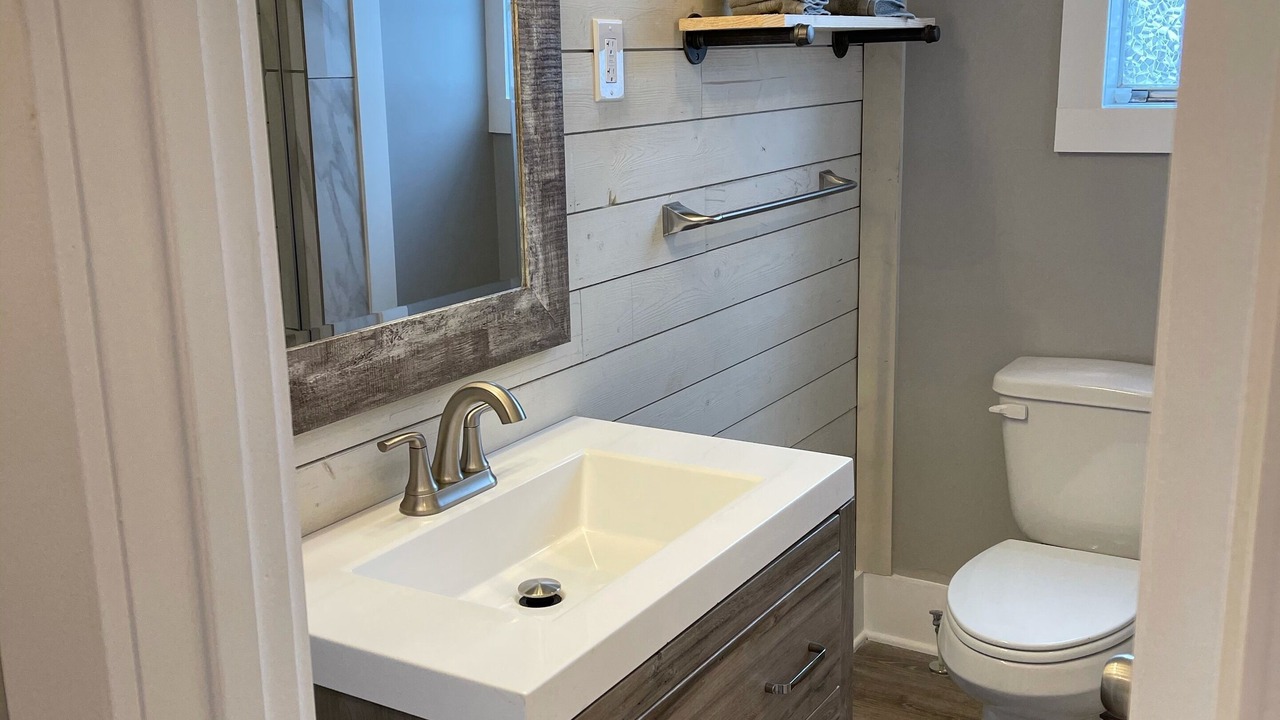Photo of Bathroom in Jasper
