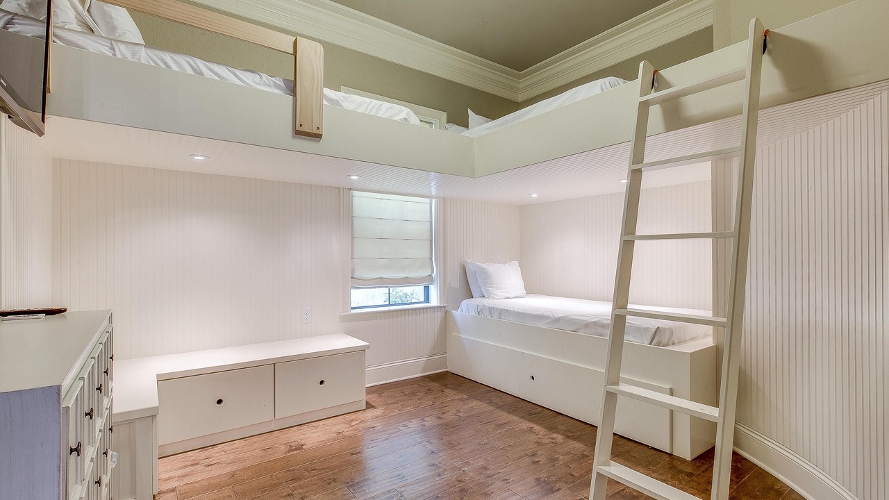Photo of Bedroom in Villa Lago