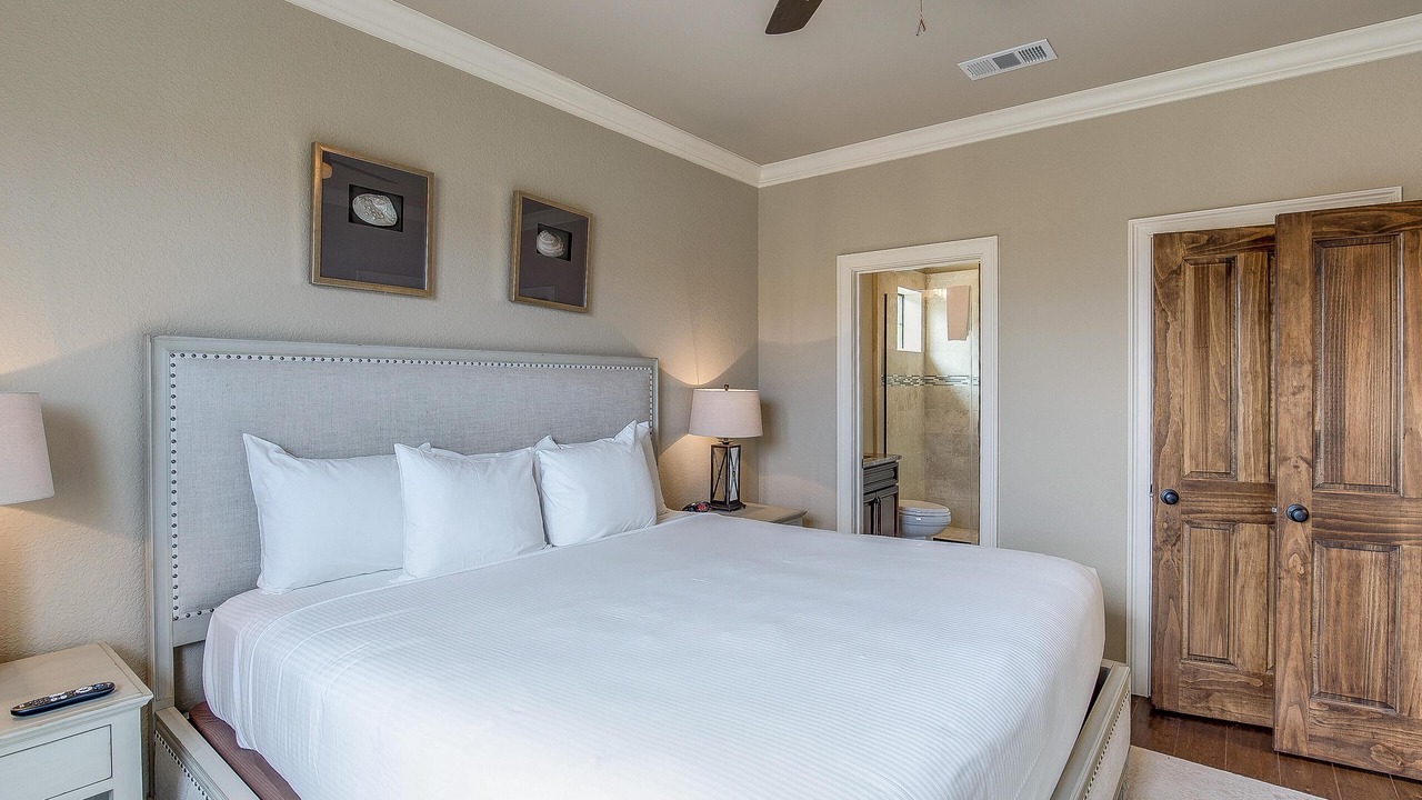 Photo of Bedroom in Villa Lago
