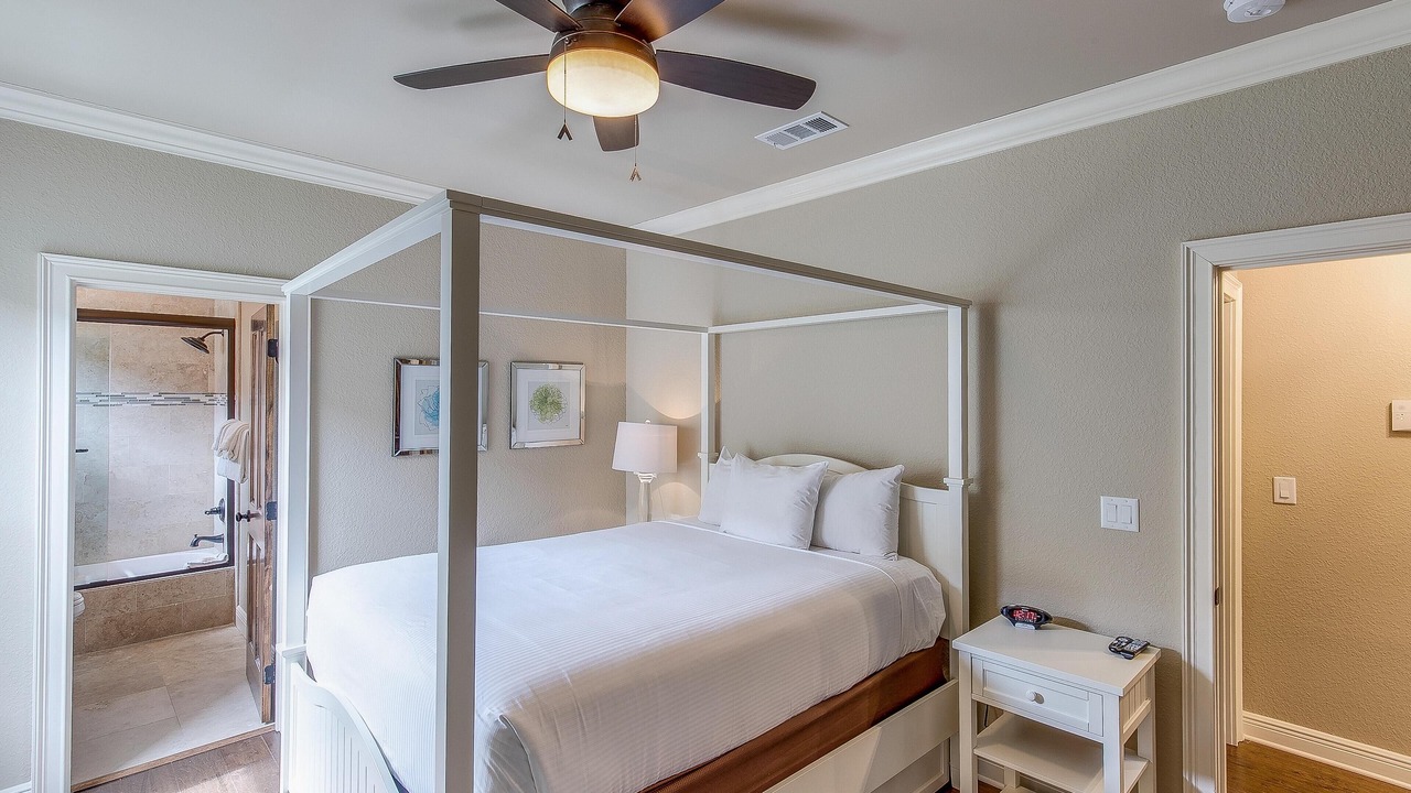 Photo of Bedroom in Villa Lago