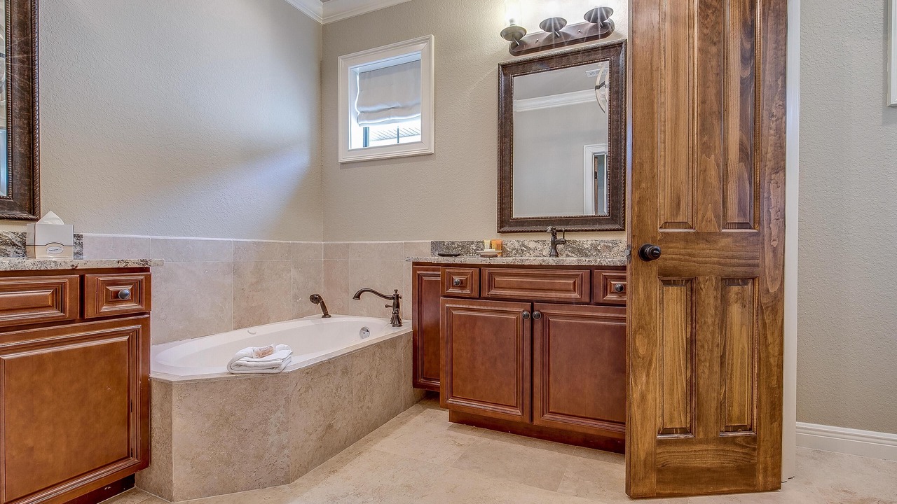 Photo of Bathroom in Villa Lago