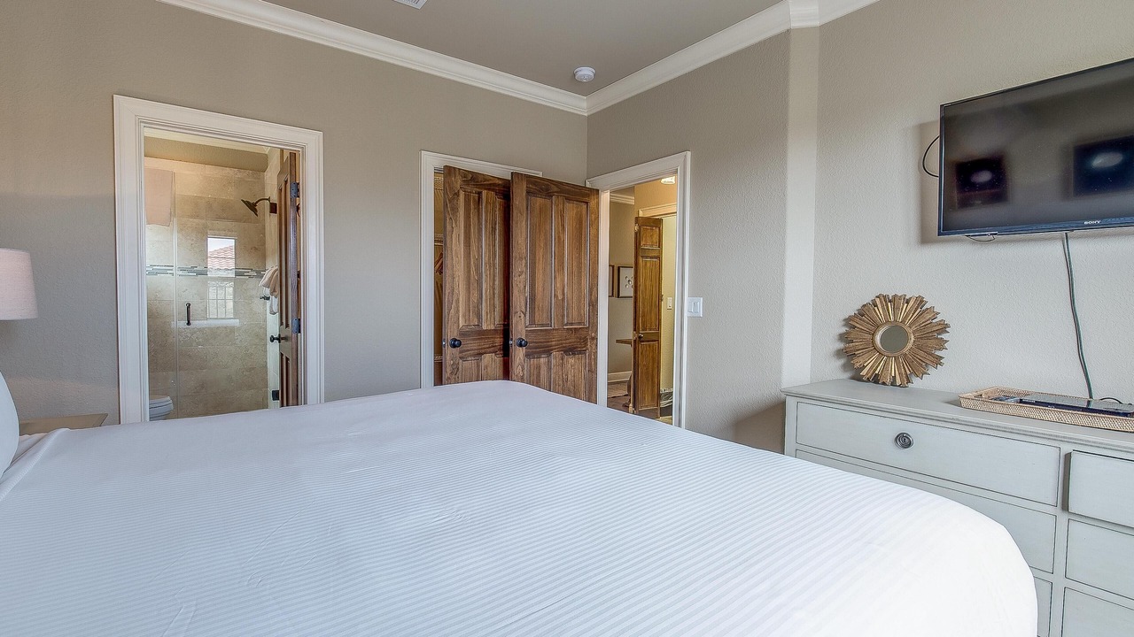 Photo of Bedroom in Villa Lago