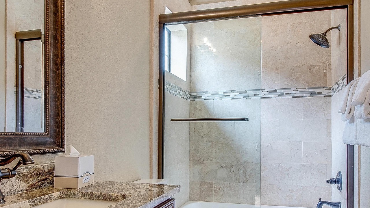Photo of Bathroom in Villa Lago