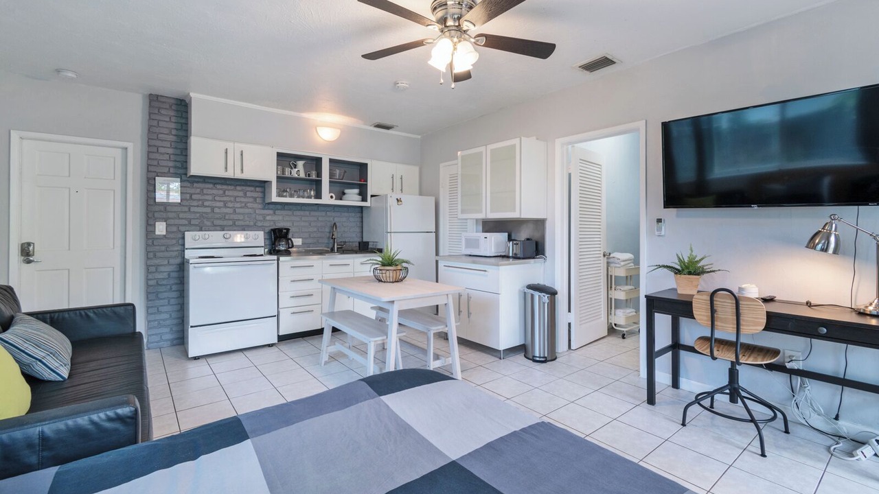 Photo of Bedroom in Wilton Manors