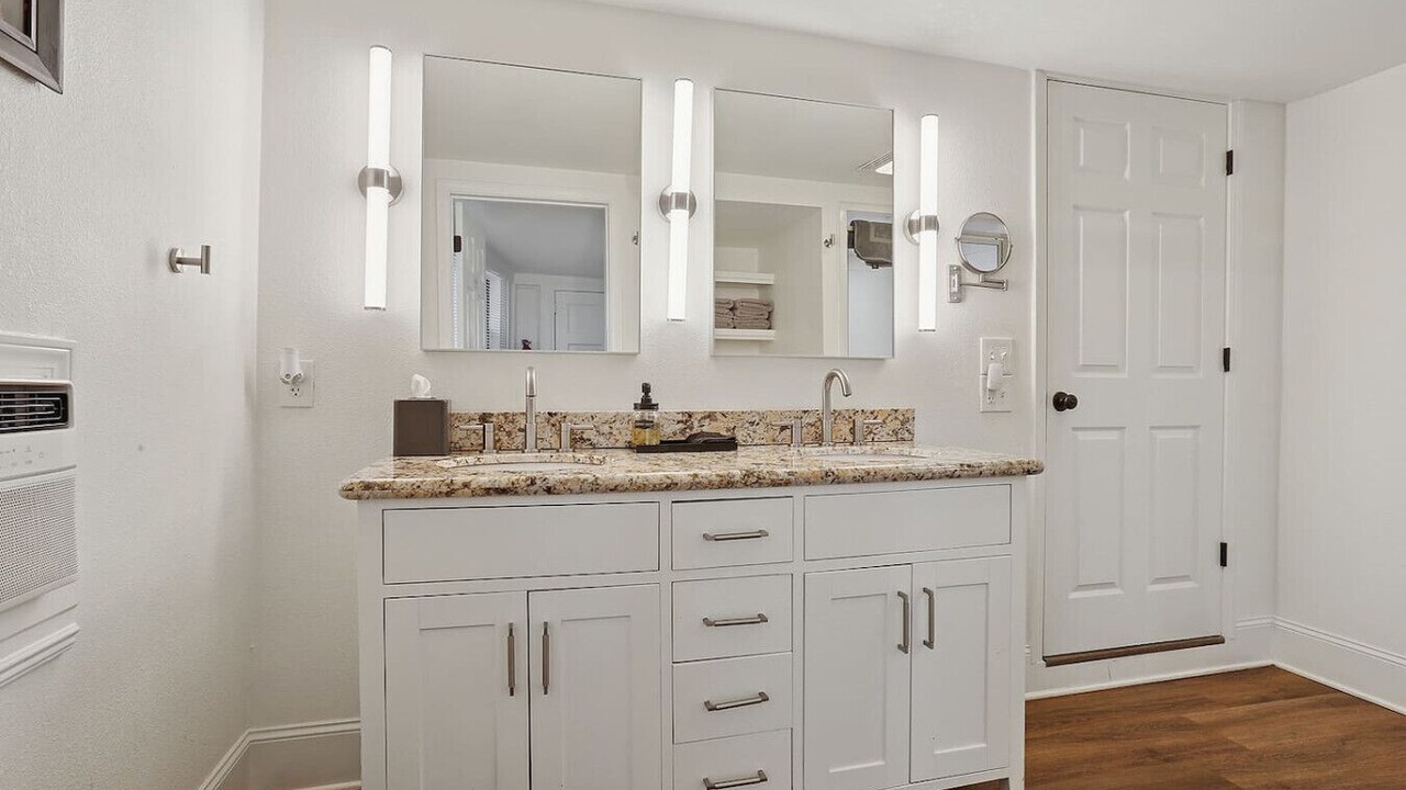 Photo of Bathroom in Tulane - Gravier