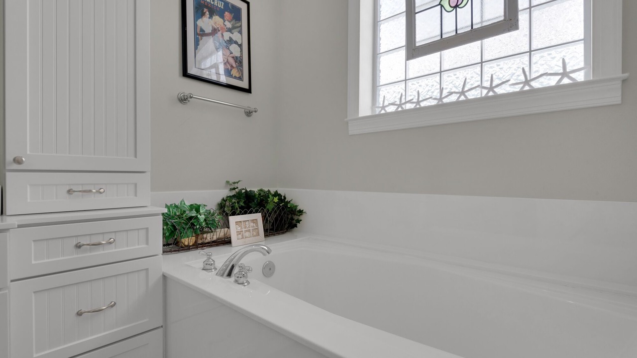 Photo of Bathroom in Clipper Cove