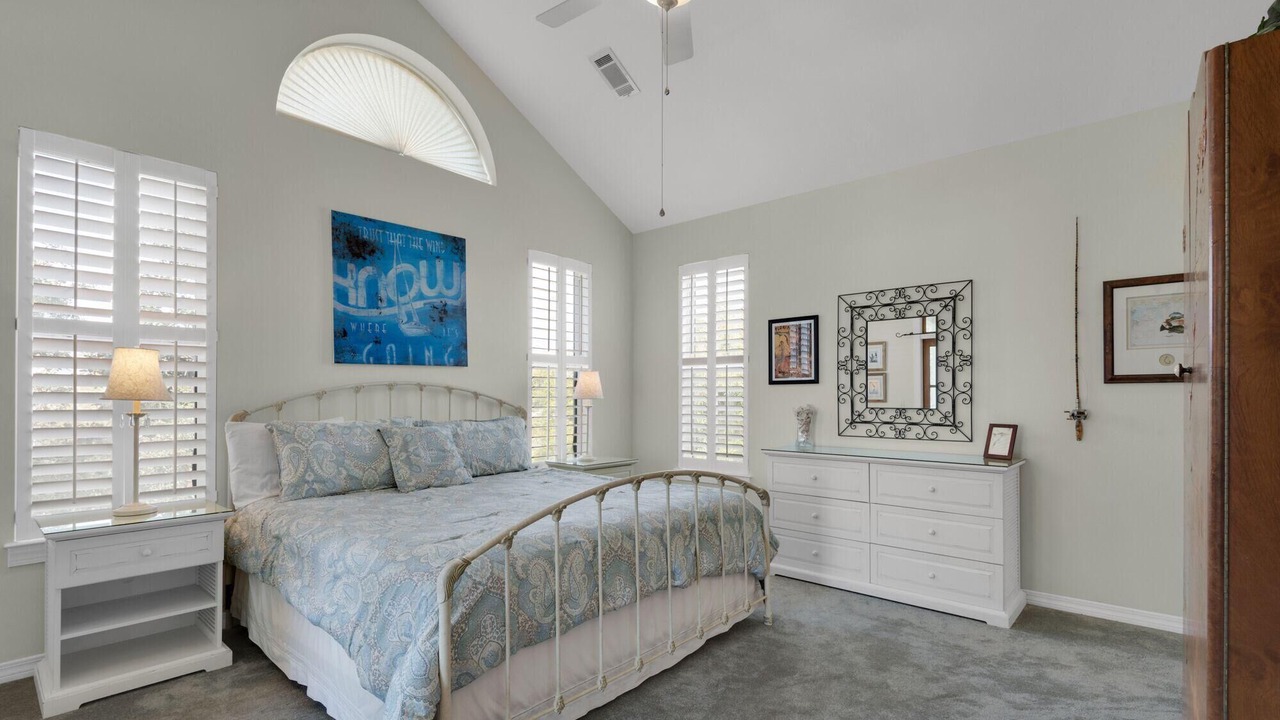 Photo of Bedroom in Clipper Cove