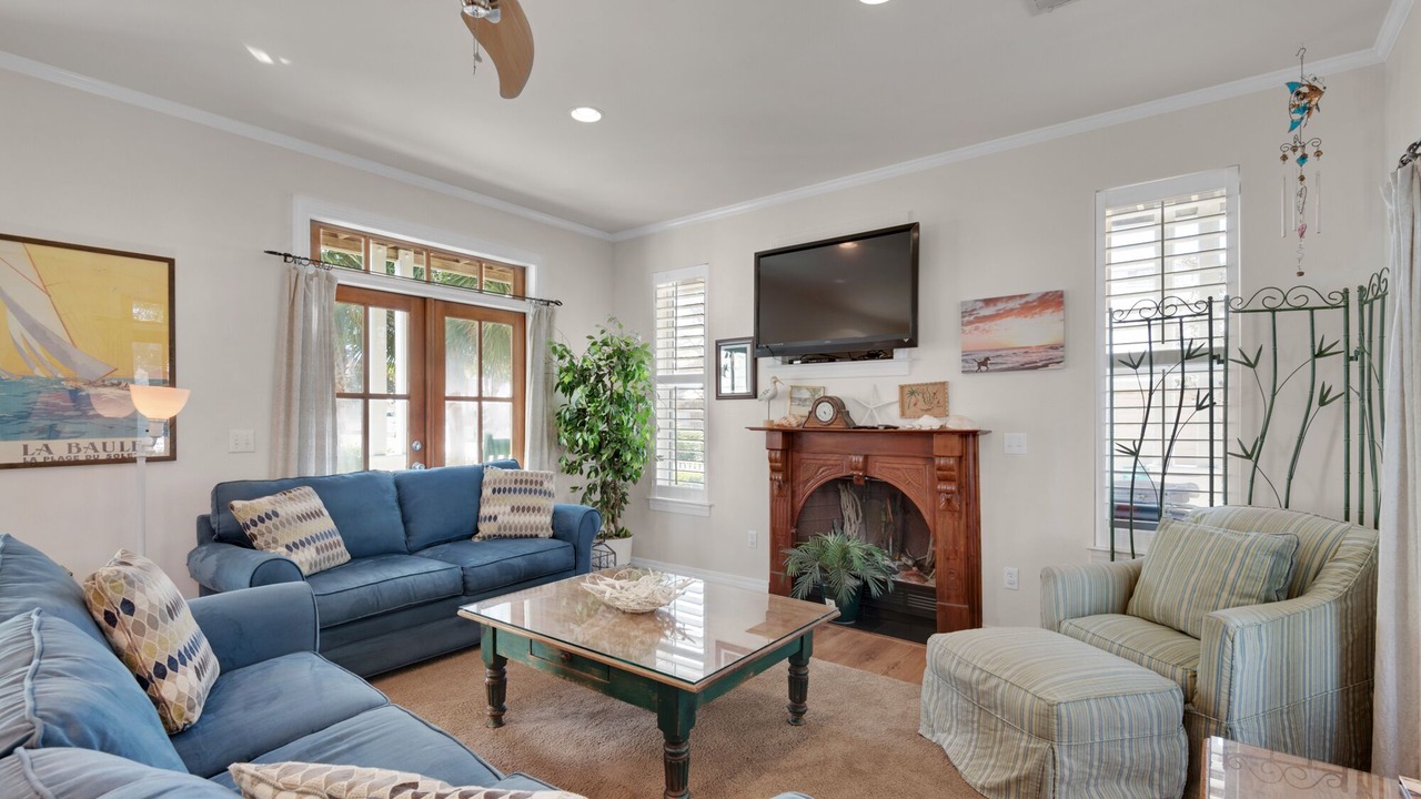 Photo of Livingroom in Clipper Cove