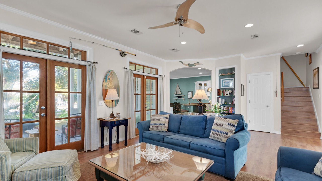 Photo of Livingroom in Clipper Cove
