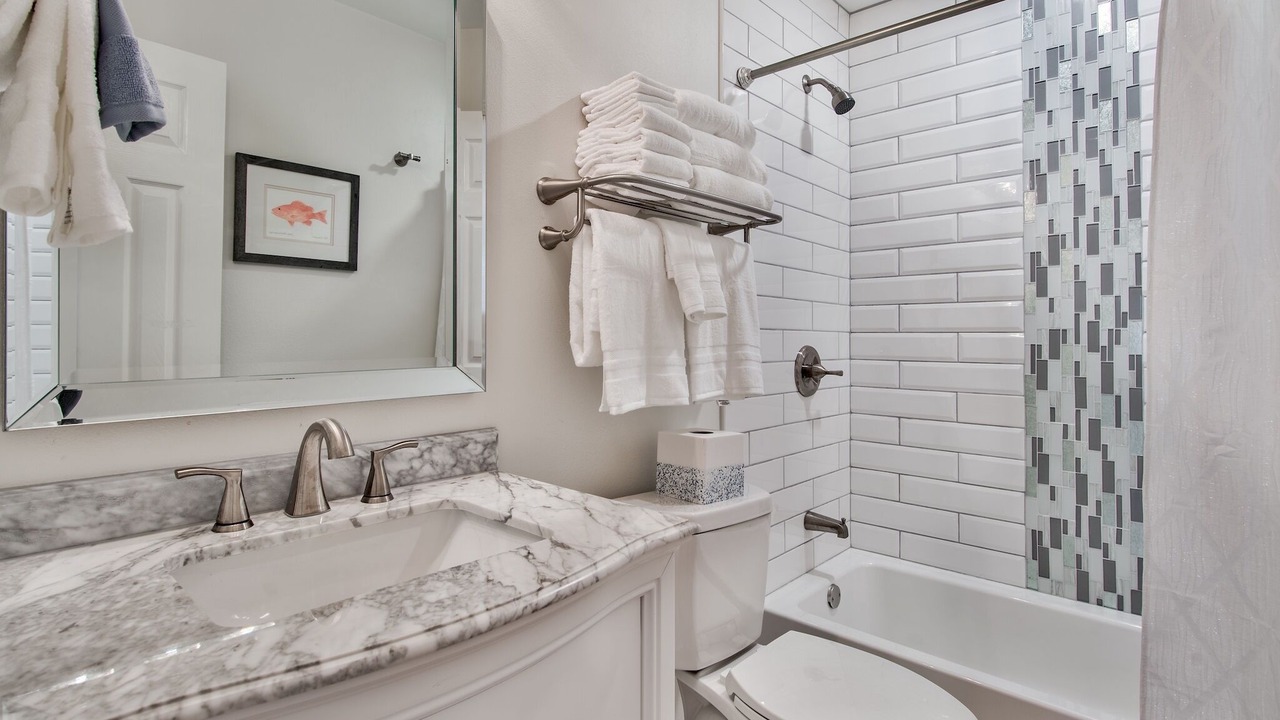 Photo of Bathroom in Clipper Cove