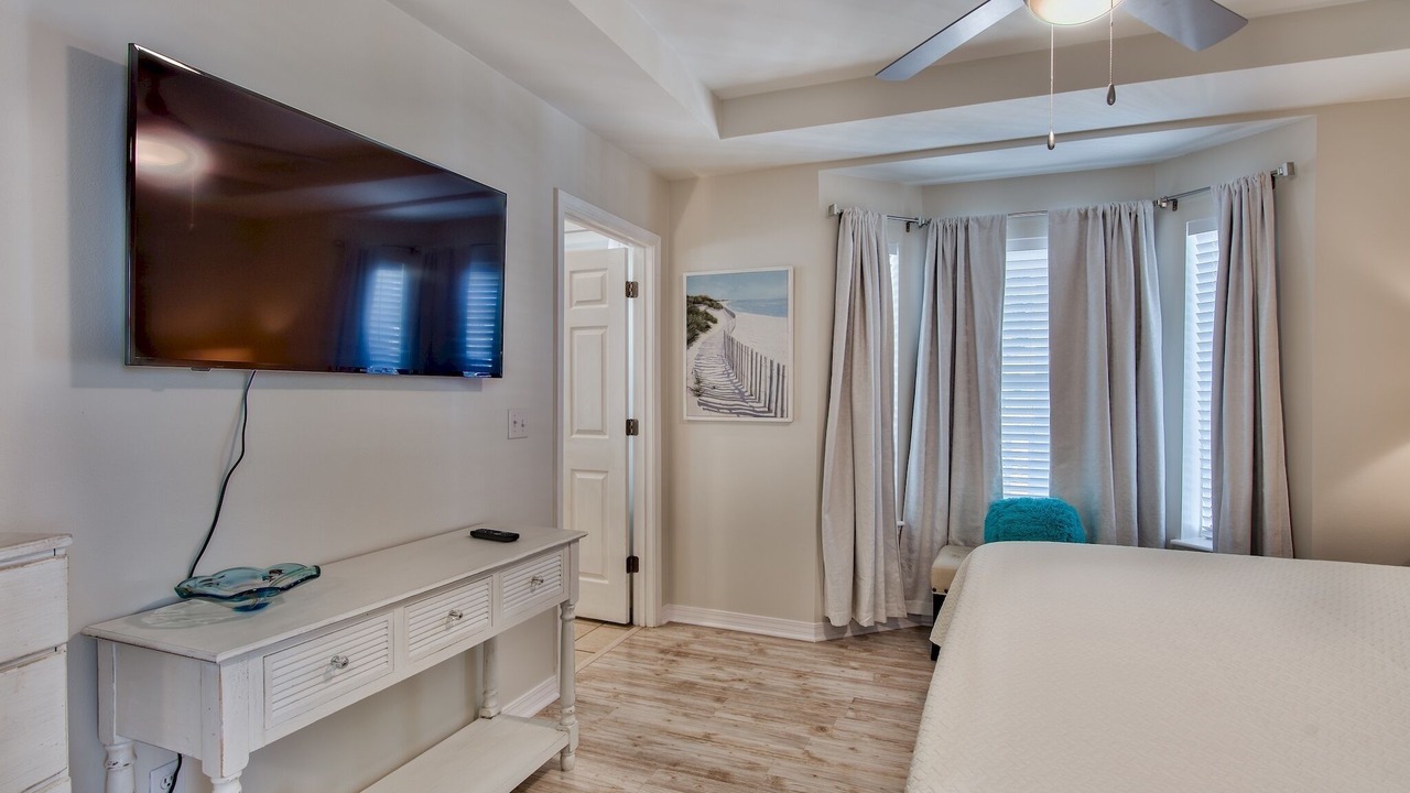 Photo of Bedroom in Clipper Cove