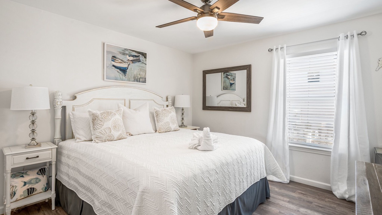 Photo of Bedroom in Clipper Cove