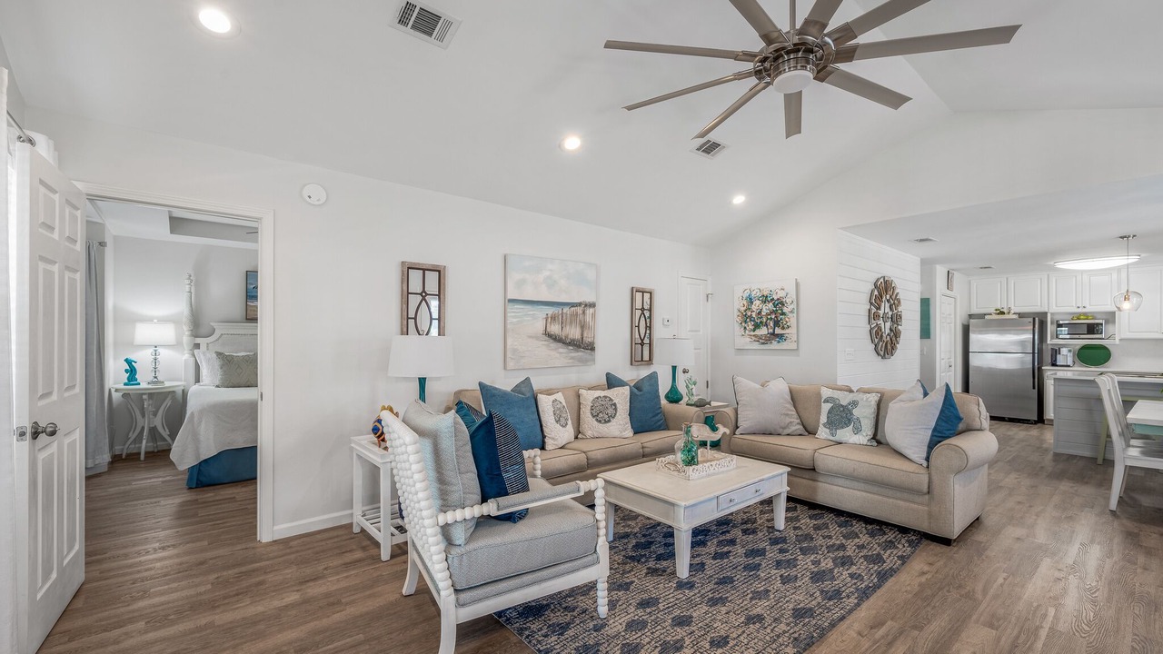 Photo of Livingroom in Clipper Cove