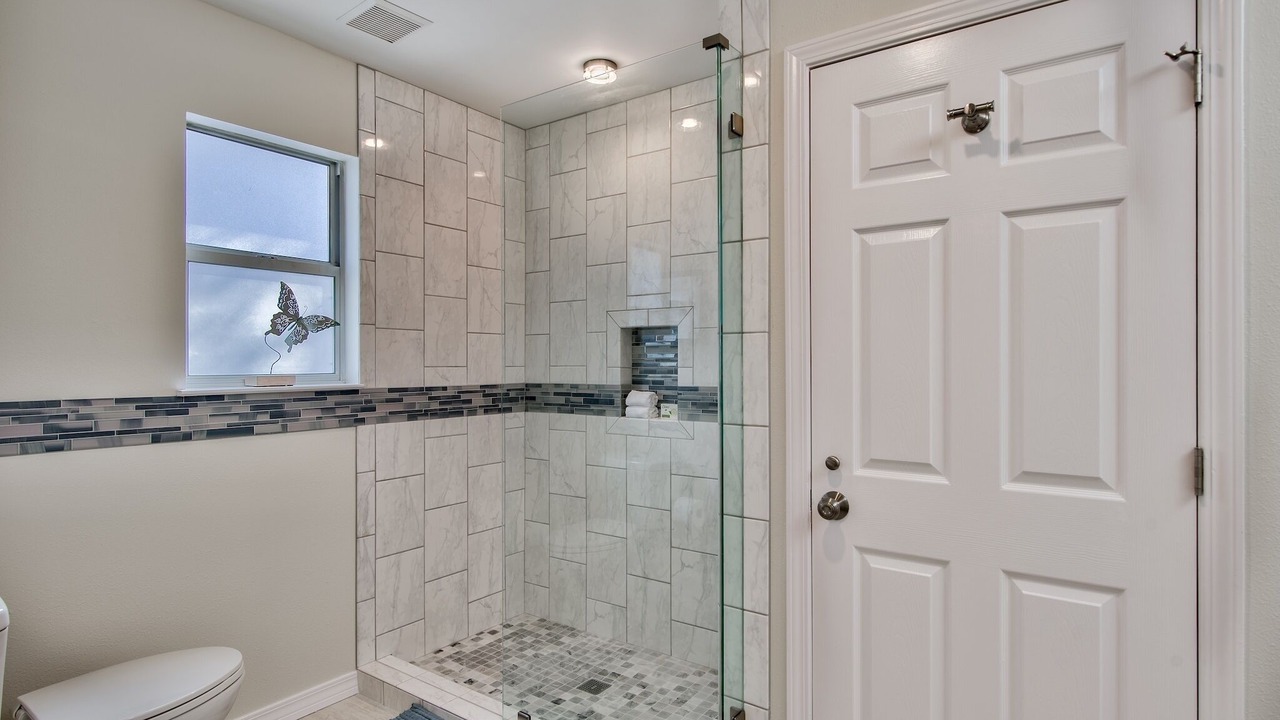 Photo of Bathroom in Clipper Cove