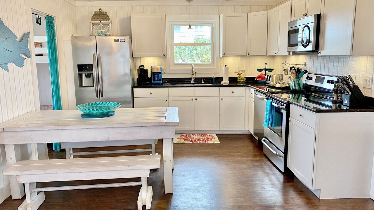 Photo of Kitchen in Laguna Beach Estates