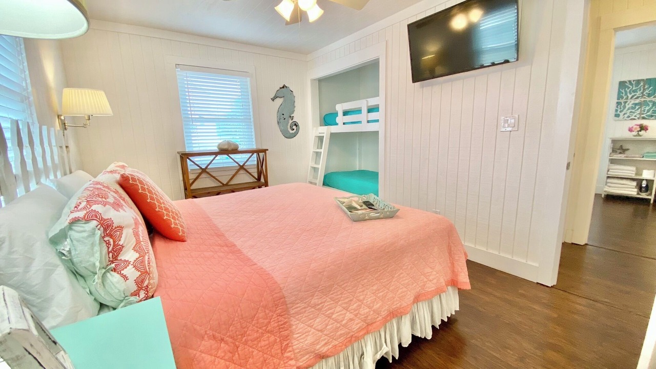 Photo of Bedroom in Laguna Beach Estates